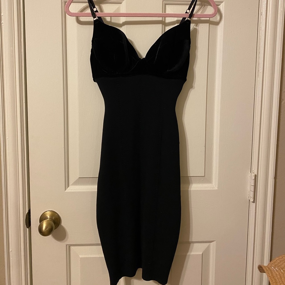 Guess by Marciano Sexy velvet black dress